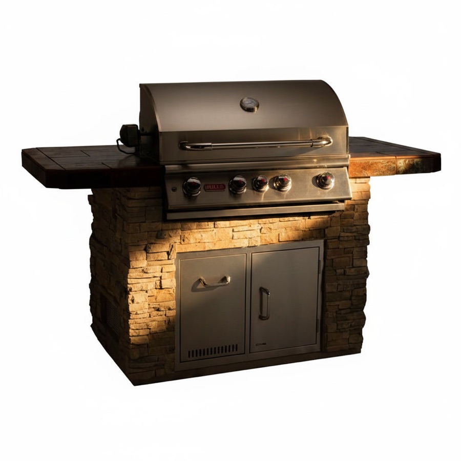 Cucina da esterno Bull modello Master Q con base in pietra, barbecue a gas in acciaio e piani laterali in legno scuro