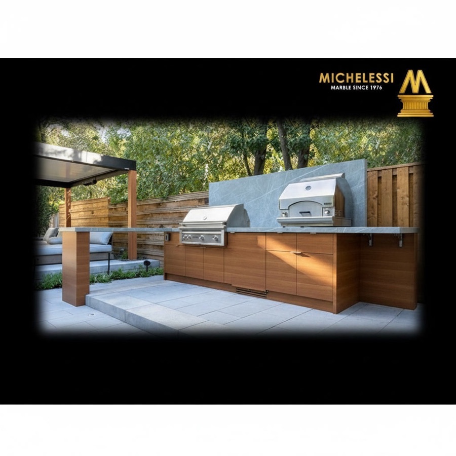 Cucina da esterno economica minimal con barbecue e forno a gas, struttura in legno e piano in gres