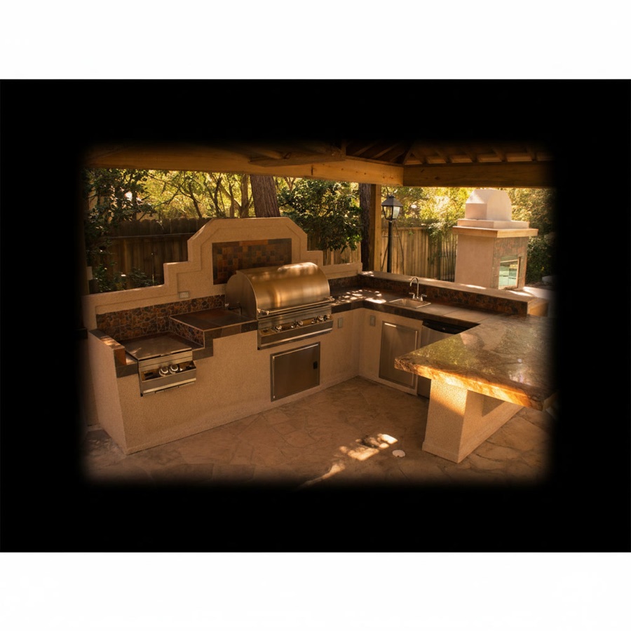 Gazebo in legno con cucina rivestita in maiolica, barbecue a gas, fornelli, friggitrice e lavello