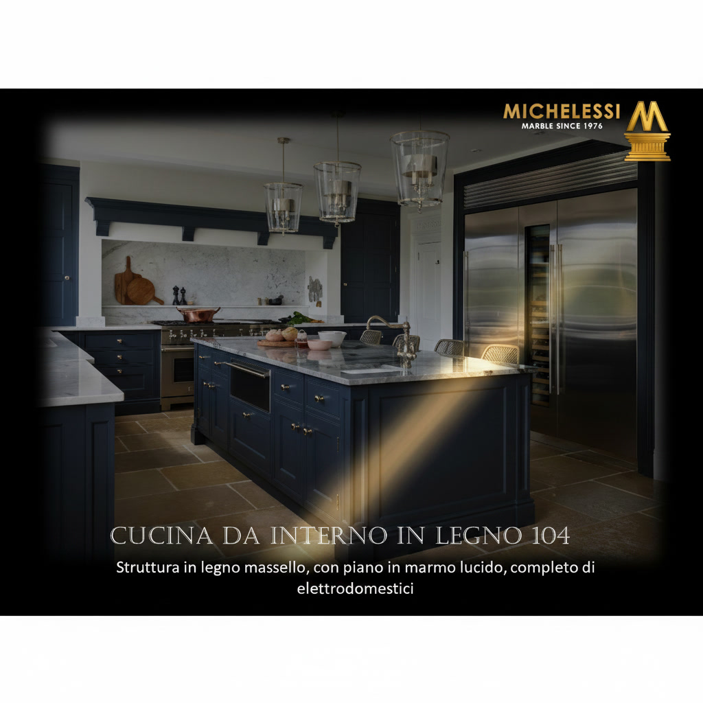 Cucina in legno massello blu con isola, piano in marmo lucido e grande frigorifero in acciaio