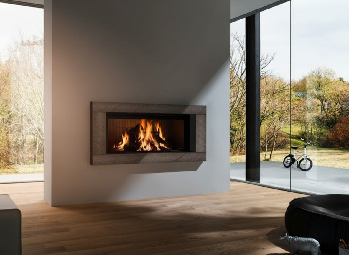 Cornice quadro in pietra grigia con fuoco acceso e vetrate sul bosco, cornici quadro Michelessi